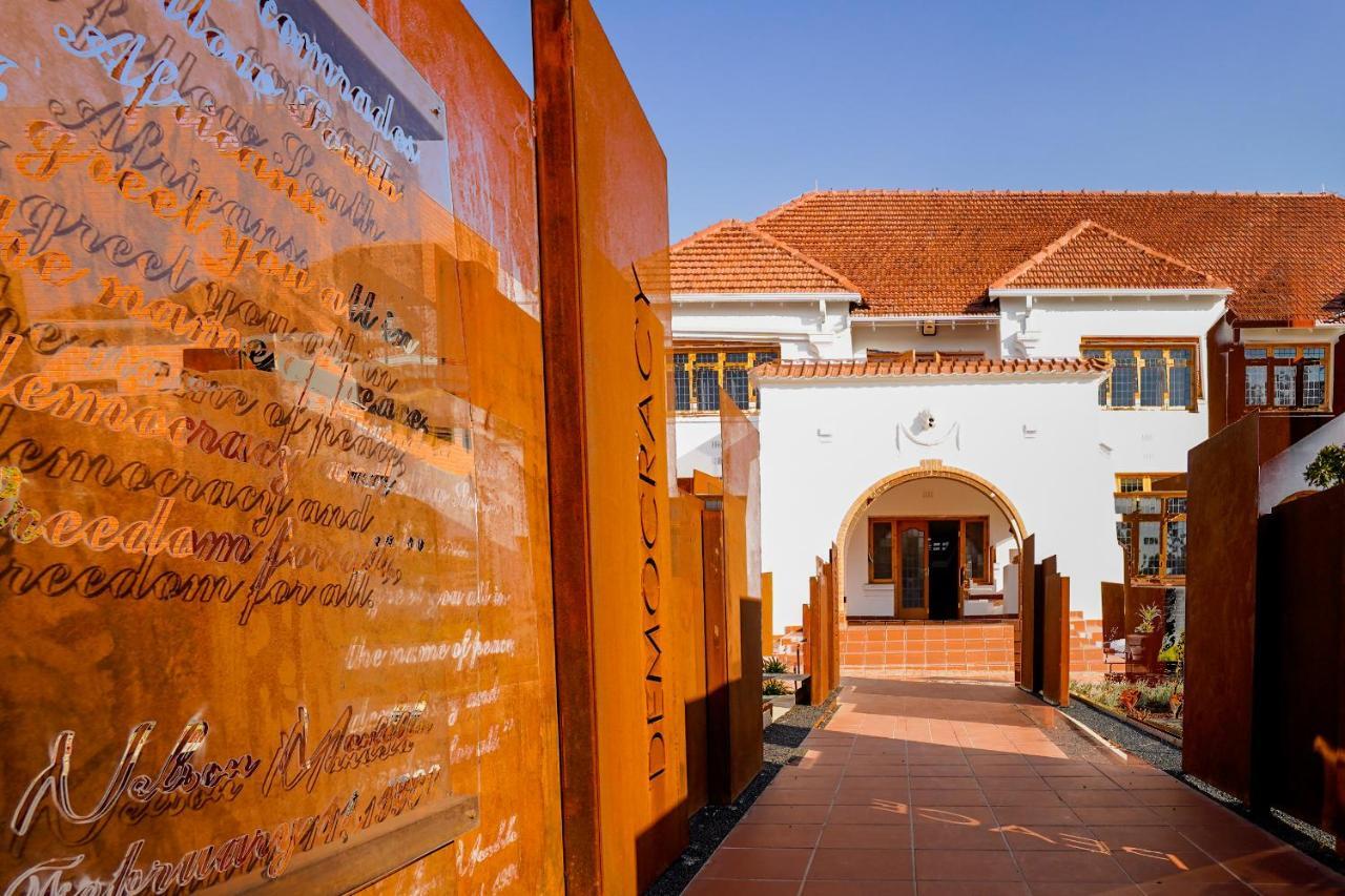 Sanctuary Mandela Hotel Johannesburg Exterior photo