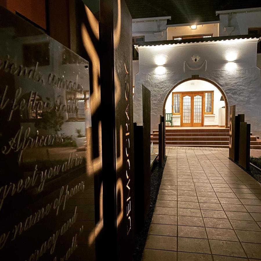 Sanctuary Mandela Hotel Johannesburg Exterior photo