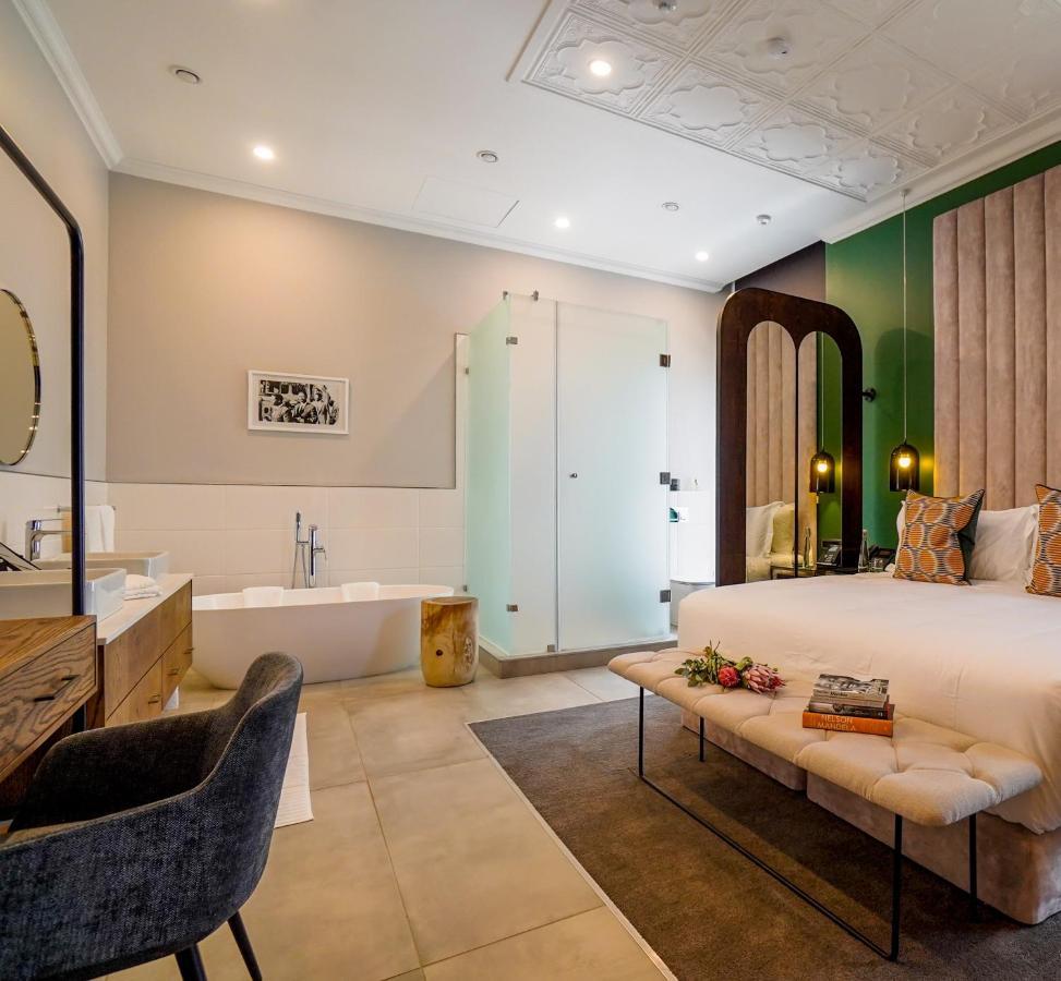 Sanctuary Mandela Hotel Johannesburg Exterior photo